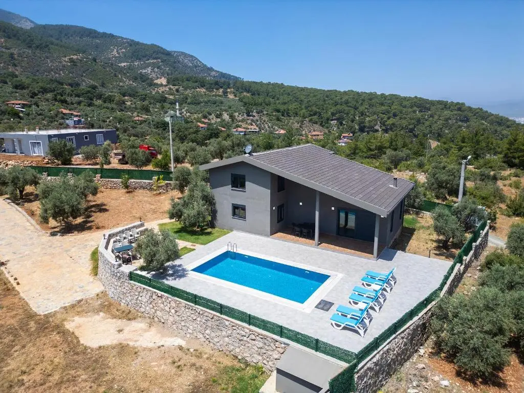 Property in Bozyer